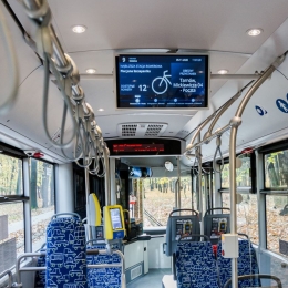 Wnętrze autobusu marki Scania M 323 Citywide MIDI CNG zakupionego ze środków unijnych