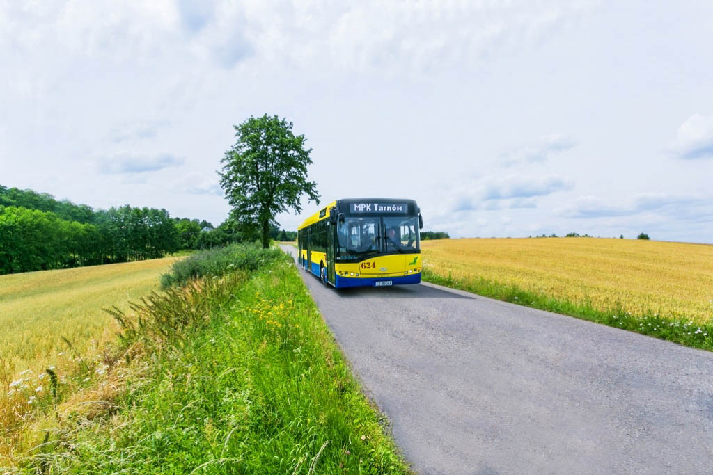Autobus marki Solaris Urbino 12 - sesja w plenerze